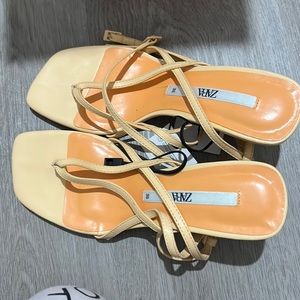 Zara kitten heel thong strap sandals